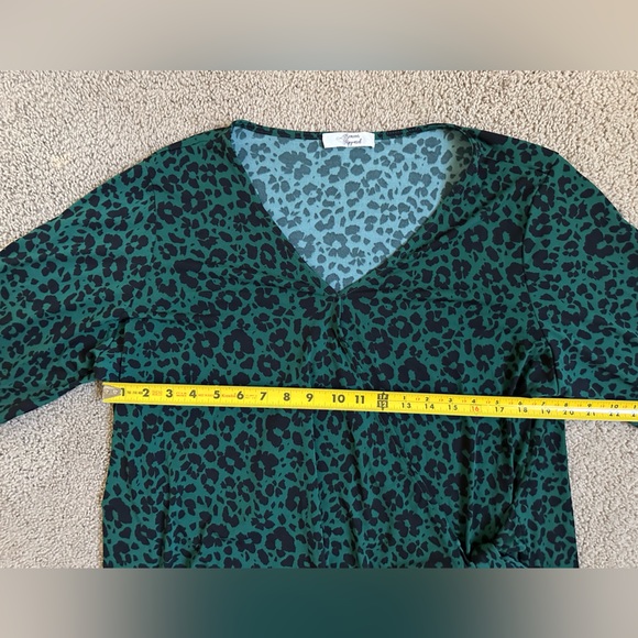 NWOT Beacon Apparel Animal Print Front Tie Blouse 2x - Picture 7 of 8